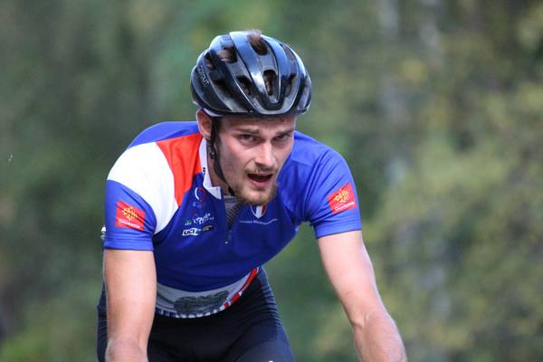 Thomas avec le maillot de meilleur français à la Ronde de l'Isard.