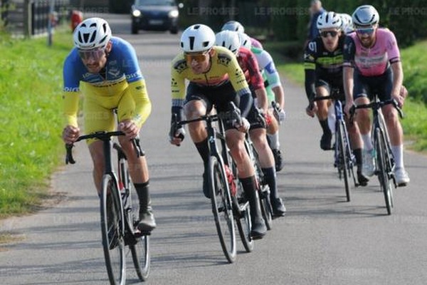 Antoine Roussel (ici en 2e position) vainqueur à Manziat